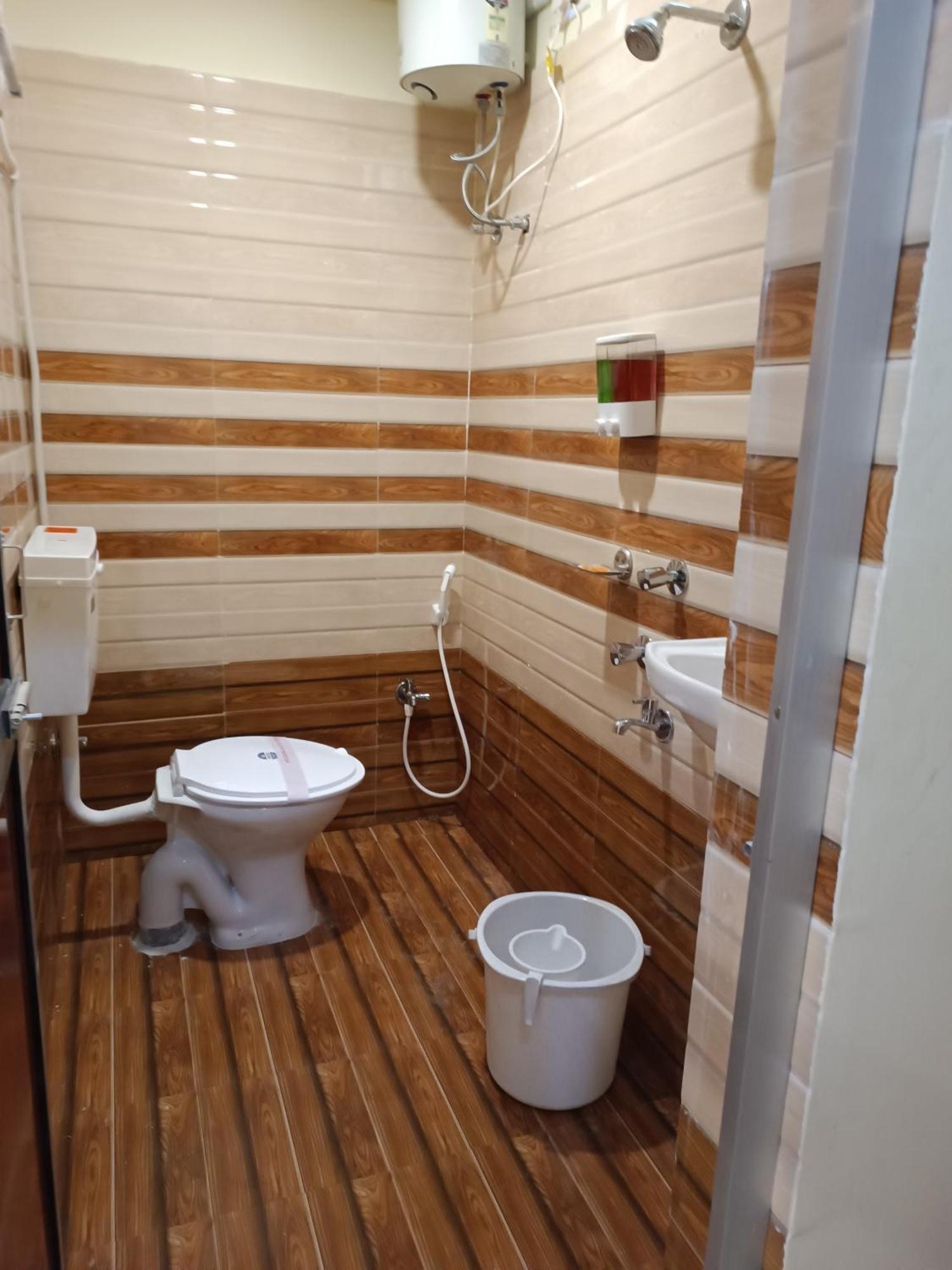 Mom Hotel - Unit Of Mom Hotel Puri Eksteriør bilde
